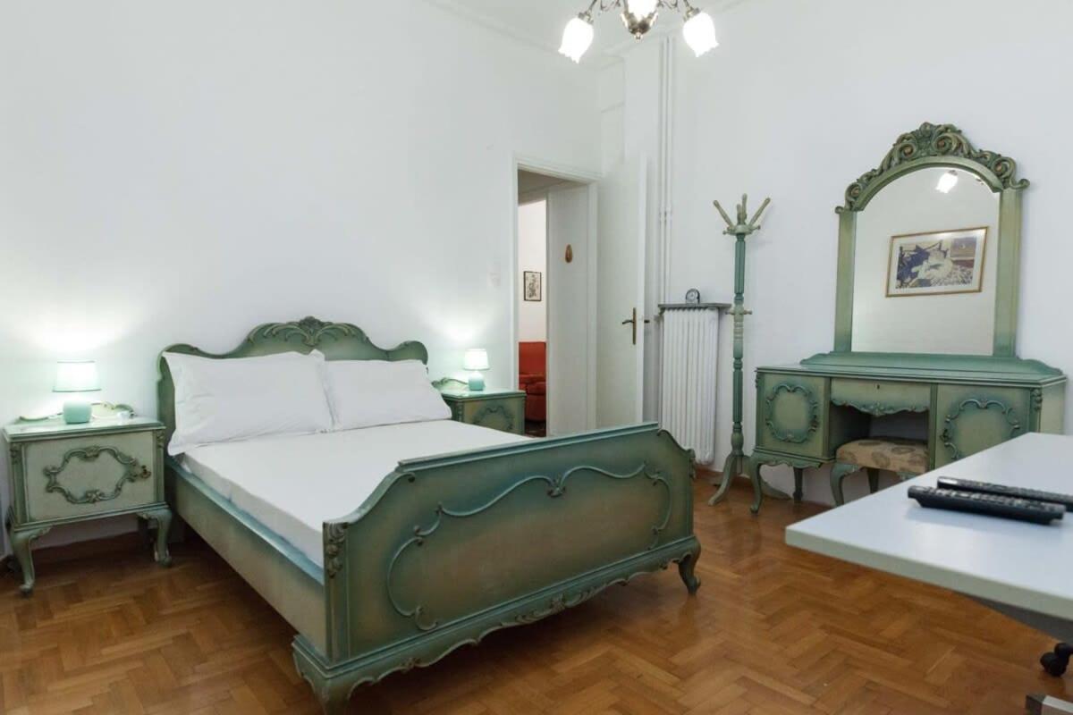 אתונה Charming Vintage 2Br Apartment With Balcony In Koukaki מראה חיצוני תמונה